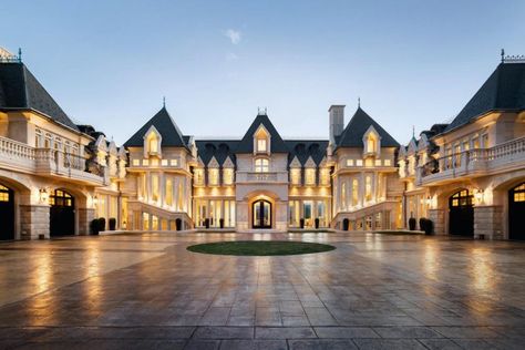 Biltmore-Inspired Château V Asks $12.5M in Evergreen, CO (PHOTOS) - Pricey Pads Modern Castle, Safe Room, Biltmore Estate, Global Network, Castle House, Luxury House Plans, Mansions Luxury, In The News, 50 Million