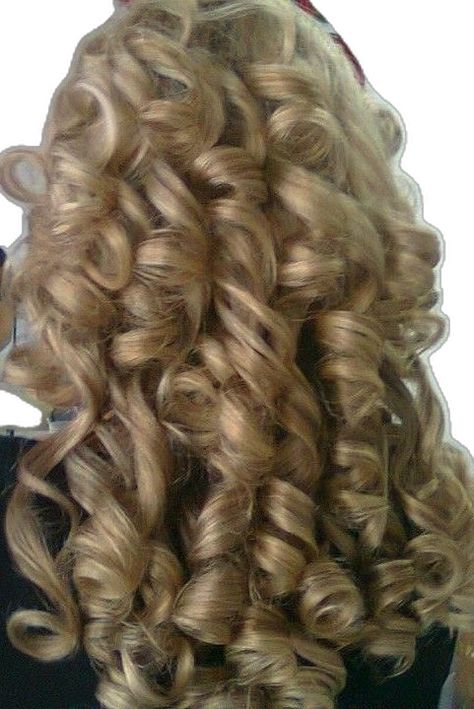 Big Curls For Long Hair, Ringlets Hair, Blonde Hair Goals, Curly Blonde Hair, Stile Hijab, Bouffant Hair, Aesthetic Girly, Curls For Long Hair, Blonde Curly Hair