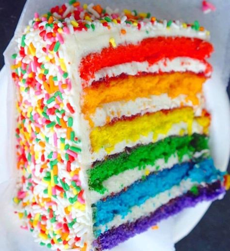 Cake With Frosting, Rainbow Wedding Cake, Rainbow Layer Cakes, Cake Rainbow, Pretty Dessert, Rainbow Food, Food Therapy, Tasty Foods, Pastry Desserts