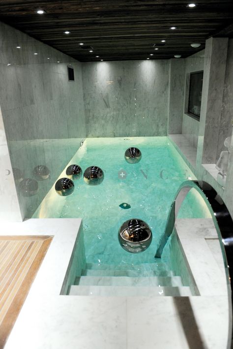 Sunken bathtub!!! Great investment for your home!!! Interior Swimming Pool, Pool In Bathroom, Bathroom Pool Ideas, Bathroom Pool, In Ground Bathtub, Giant Bathtub, Bathtub Luxury, Inground Bathtub Sunken Tub, Bathtubs