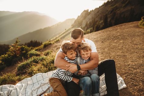 Seattle Adventure Family Photographer | Olympic National Park Dad And Sons Photo Ideas, Dad And Sons Photography, Camping Family Photos, Father And Sons Photoshoot, Dad With Kids Photoshoot, Dad And Son Photo Ideas, Father And Son Poses, Dad And Kids Photoshoot, Dad And Son Photoshoot