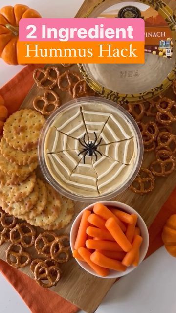 Halloween Hummus Ideas, Halloween Hummus Platter, Hummus Halloween, Halloween Hummus, Hummus Platter, Recipes Holiday, Halloween Food For Party, Halloween Recipes, Halloween Hacks