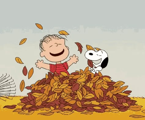 Snoopy Fall Gif, Gif Fall Season, Snoopy Fall Widget, Fall Gif Aesthetic, Good Morning Fall Gif, Fall Animation, Snoopy Autumn, Fall Snoopy, Peanuts Fall