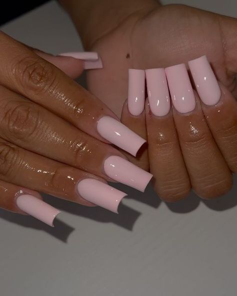 𝑴𝒊𝒄𝒉𝒆𝒍𝒍𝒆 ♡ | 𝜠𝒂𝒔𝒕 𝑳𝒐𝒔 𝑨𝒏𝒈𝒆𝒍𝒆𝒔, 𝑪𝑨 on Instagram: "💞" Long Square Nails, Tapered Square Nails, One Color Nails, Colored Acrylic Nails, Work Nails, Short Square Acrylic Nails, Classic Nails, Baddie Nails, Acrylic Nails Coffin Pink