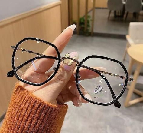 Trendy Frames For Women, Chashma Frame Girl, Specs Frames Women, Glasses Frames For Girl, Clear Glasses Frames Women, Glasses Women Fashion Eyeglasses, Cute Glasses Frames, Glasses Frames Trendy, Classy Glasses