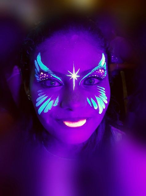 Party Face Paint Ideas, Glow Party Face Paint, Pintura Facial Neon, Party Face Paint, Glow Face Paint, Black Light Makeup, Uv Face Paint, Neon Face Paint, Uv Makeup