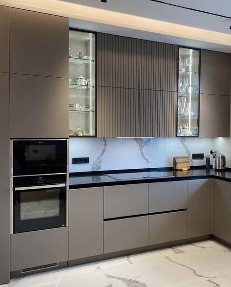 Minimal Kitchen Design, Black Kitchen Decor, Серая Кухня, Modern Kitchen Cabinet Design, Modern Kitchen Interiors, Kitchen Interior Design Decor, Kitchen Interior Design Modern, Kitchen Design Plans, Kitchen Design Trends