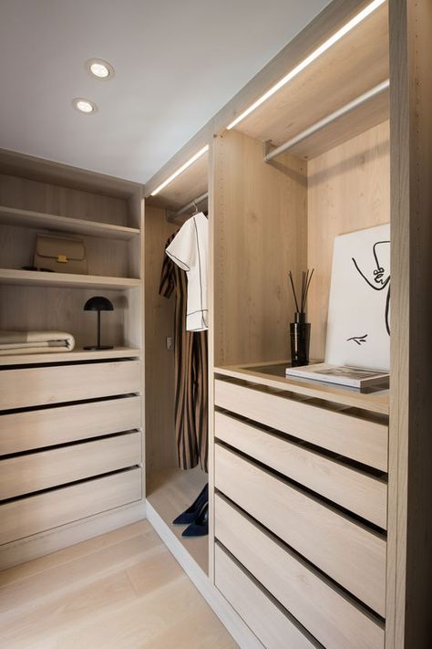 Moulding On High Walls, White Oak Walk In Closet, Closet Build Out, Walk In Wardrobe Inspiration, Walk In Closet Size, Scandinavian Closet, Modern Walk In Closet, Ikea Dressing Room, Dressing Room Interior