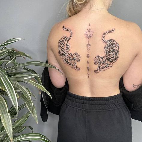 Meaningful Back Tattoos, Tiger Tattoo Back, Back Tattoos For Women, Girl Spine Tattoos, Red Dragon Tattoo, Bird Tattoo Wrist, Back Piece Tattoo, Religious Tattoo, Fox Tattoo