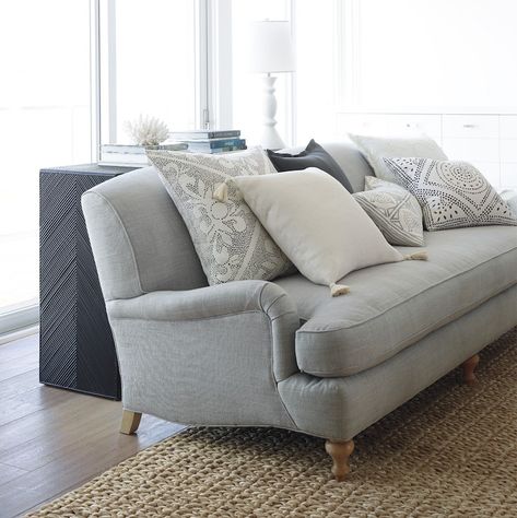 The Best Sofa Style To Get – My Number One Choice English Roll Arm Sofa, Small Sectional Sofa, Coastal Living Rooms, Rolled Arm Sofa, Sofa Styling, Living Room Remodel, Best Sofa, Classic Furniture, Decoration Table