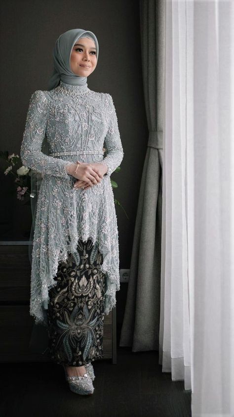 Model Dress Kebaya, Dress Muslim Modern, Kebaya Lace, Kebaya Modern Dress, Official Dresses, Modern Kebaya, Kebaya Brokat, Batik Kebaya, Hijab Wedding