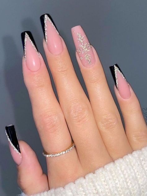 Nails Designs Ombre, Women Outfit Summer, Glitter Wedding Nails, Christmas Acrylic Nails, Cowboy Nails, Classy Looks, Nail Designs Ideas, Black Acrylic Nails, Hippie Nails