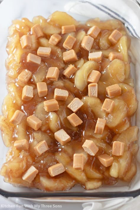 Caramel Apple Dump Cake - Kitchen Fun With My 3 Sons Dump Cake Apple, Caramel Apple Kits, Nutmeg Cake, Easy Dump Cake Recipe, Caramel Apple Dump Cake, Apple Dump Cake, Cake Apple, Canned Apple Pie Filling, Apple Dump Cakes