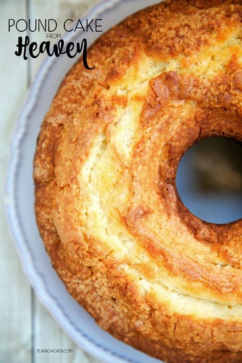 Pound Cake from Heaven - delicious Southern pound cake recipe! Sweet, rich and still as light as a feather. Great for a potluck; everyone loves this! Serve with some fresh whipped cream and strawberries. Can freeze leftovers for a quick dessert later!! Banana Pudding Bundt Cake, Pudding Bundt Cake, Banana Cake Mix, Southern Pound Cake, Banana Bundt Cake, Banana Bundt, Banana Pudding Cake, Cake Banana, Best Banana Pudding