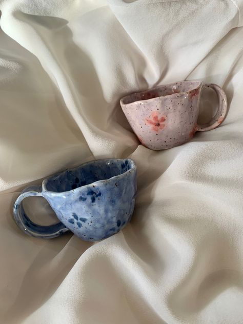 Handbuild Pottery Mugs, Ceramics Pottery Mugs, Clay Cup, Pottery Pot, Mugs For Men, Diy Pottery, Ceramics Ideas Pottery, Art Collage Wall, Glass Ceramic