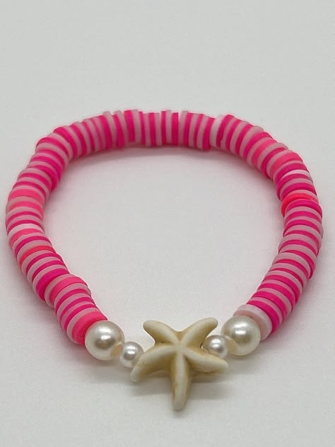 Handmade 7 in. preppy beaded bracelet. Contains pink and light pink clay beads. Also has pearl beads, and a cute starfish bead!! This is an adorable summer bracelet, and it would be the perfect gift for anyone and even for yourself! Handmade clay bead bracelet.  I can custom create any jewelry for you. Just let me know what colors you want, and if you want a word on it or not. I can also make phone charms and rings, and necklaces. Cute Bracelets To Make, Bracelets Preppy, Pink Bracelets, Make Clay Beads, Clay Bead Necklace, Cute Friendship Bracelets, Homemade Bracelets, Preppy Bracelets, Preppy Jewelry