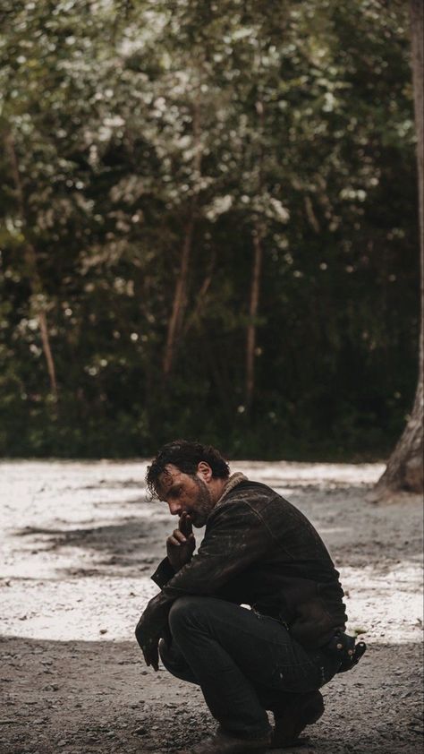 Rick Grimes And Daryl Dixon Wallpaper, Twd Iphone Wallpaper, Twd Aesthetic Wallpaper, Rick Grimes Aesthetic, Rick Grimes Wallpaper, Wallpaper Twd, Twd Wallpaper, Glenn Y Maggie, Rick And Carl