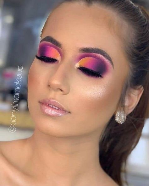 Colourful Eye Makeup Simple, Gogo Makeup, Maquillaje Full Color, Maquillage Yeux Cut Crease, Makeup Ojos, Angel Makeup, Bright Eye Makeup, Yellow Eyeshadow, Bridal Eye Makeup