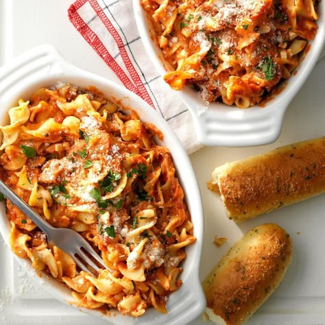 Casserole With Egg Noodles, Types Of Pasta Sauce, Lazy Lasagna Recipe, Sunday Meals, Warm Appetizers, Lazy Lasagna, Lasagna Casserole, Cheese Lasagna, Monthly Meal Planning