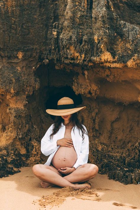 Maternity Pool Photoshoot, Baby Moon, Shoot The Moon, Moon Photos, Maternity Swimsuit, Maternity Photography Poses, Beach Maternity, Beach Rocks, Babymoon