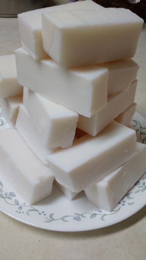 Lye Soap Recipe, How To Make Lye, Lard Soap, Easy Soap Recipes, Homemade Body Care, Lye Soap, Cold Process Soap Recipes, Soap Making Recipes, Baking Soda Shampoo