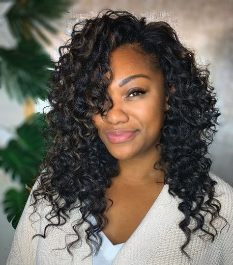 Curly Crochet Hairstyle with Layers Hairstyles With Human Hair, Types Of Crochet Hair, Best Crochet Hair, Crochet Hair Styles Freetress, Short Crochet Braids, Crochet Curls, Side Cornrows, Crochet Hairstyles, Crochet Styles