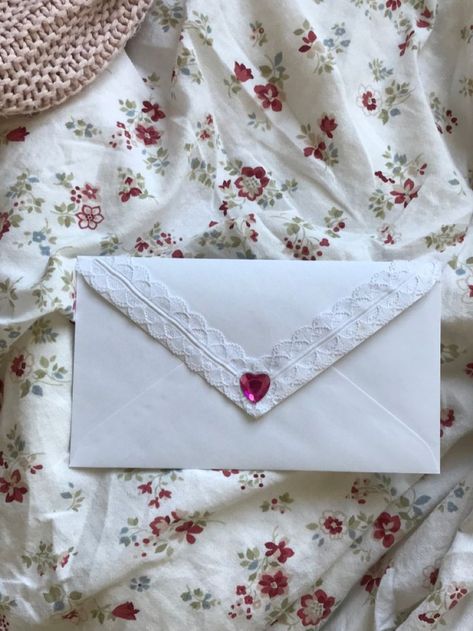 Handwritten Letter Aesthetic, Pretty Letters, Gift Wrapping Inspiration, Notebook Ideas, Gift Inspo, Art Journal Therapy, Memory Scrapbook, Handwritten Letters, All Things Cute