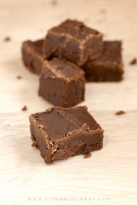 My favorite simple keto recipe: Easy Keto Fudge.  Requires only 3 ingredients, about 5 minutes of cooking time, and is incredibly delicious! Broth Soups, Simple Fudge, Low Glycemic Desserts, Easy Fudge Recipe, Almond Fudge, Easy Fudge, Keto Fudge, Food For The Soul, Keto Candy