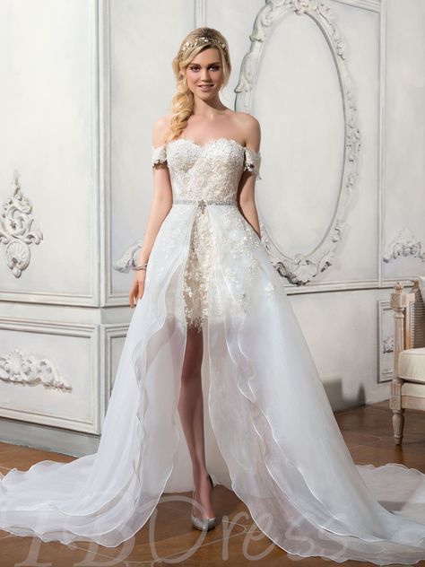 STUNNING AND DIFFERENT, I ADORE THIS IDEA 😍  m.tbdress.com offers high quality Appliques Beaded Removable Skirt Beach Wedding Dress under the category Latest Wedding Dresses unit price of $ 194.03. Removable Skirt Wedding Dress, Detachable Wedding Dress, Removable Skirt, Court Train Wedding Dress, Two Piece Wedding Dress, Detachable Skirt, Red Wedding Dresses, Mermaid Wedding Dresses, Wedding Dress Chiffon