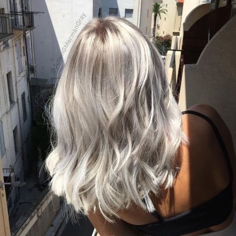 White Sand Hair, Blonde At Home, Sand Blonde, Sand Hair, Hair Color At Home, Bleach Damaged Hair, Shadow Roots, Cinnamon Hair Colors, Cinnamon Hair