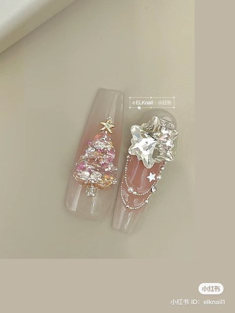 Christmas Nails Douyin, Douyin Christmas Nails, Christmas Gel X Nails, Nail Noel, Blossom Bubbles And Buttercup, Fancy Nail Art, Art Deco Nails, Claw Nails, Basic Nails