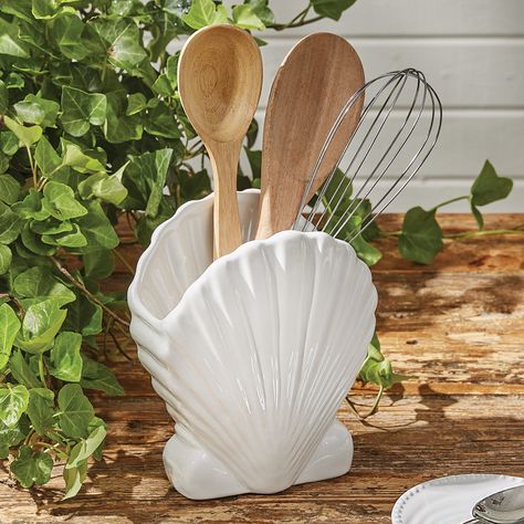 Beach Themed Kitchen, Seashell Pattern, Seashells Patterns, Useful Items, Dream Beach Houses, Beach Room, Kitchen Utensil Holder, Coastal Kitchen, Scallop Shell