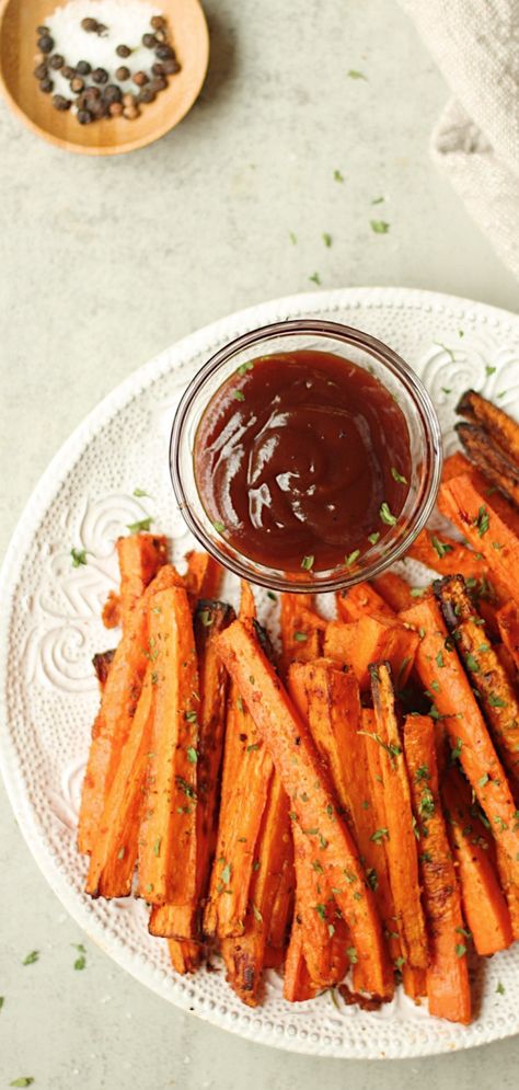 Try these crispy and flavorful carrot fries. This simple recipe transforms fresh carrots into a tasty and healthy snack in no time. Crispy Carrot Fries, Fries Oven, Fresh Carrots, Carrot Fries, Nut Free Recipes, Snack Dip, Fries In The Oven, 30 Minute Meals, Peanut Free