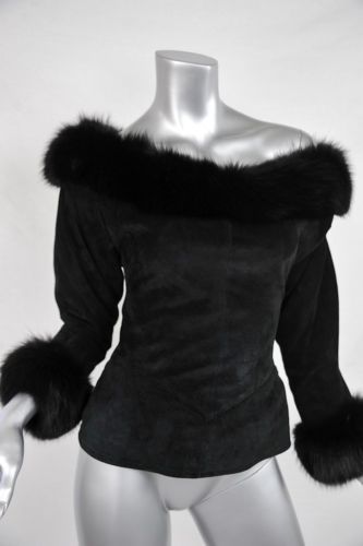 Fur Top, Black Off Shoulder, Shoulder Shirts, Fur Trim, Black Blouse, Knit Top, Runway Fashion, Top Shirt, Off Shoulder