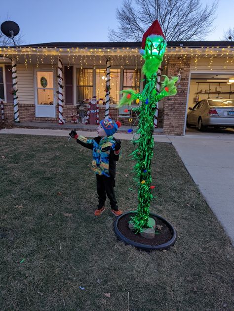 Grinch Lamp Post, Grinch Decorations, The Grinch, Fire Hydrant, Where To Go, Grinch, Christmas Ideas, Lamp Post, The Holiday