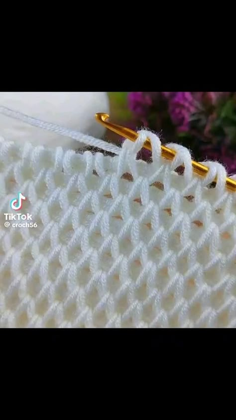 Crochet Tutorial Pattern, Tunisian Crochet Patterns, Crochet Bedspread Pattern, Beginner Crochet Tutorial, Quick Crochet Patterns, Crochet Bedspread, Crochet Handbags Patterns, Crochet Stitches Video, Crochet Stitches For Beginners