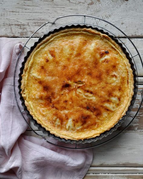 Julia Childs, Cinnamon Sugar Apples, Mini Fruit Tarts, Easy Custard, Apple Custard, Bramley Apple, Baked Custard, Sugar Apples, Custard Tart