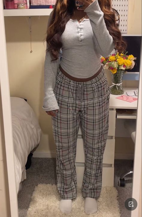 Pajama Pants Outfit, Pj Outfit, Ordinary Extraordinary, Modest Casual Outfits, Cute Pajama Sets, Desi Fashion Casual, Cute Lazy Day Outfits, Cute Lazy Outfits, Lazy Outfits