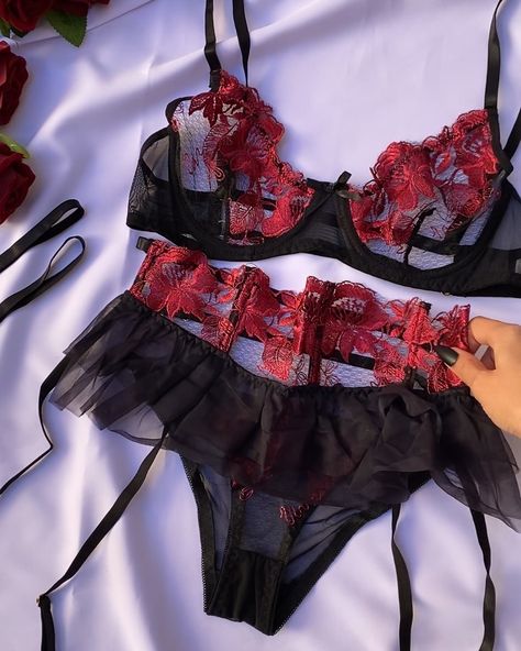 Red and black skirt like garter belt lingerie favorite color combo 🥀🖤 Ensemble de 4 pieces 1800 da Livraison rapide 58 wilayas Red And Black Skirt, Red And Black Lingerie, Garter Belt Lingerie, Barbie Fashion Sketches, Color Combo, Black Skirt, Fashion Sketches, Barbie Fashion, Red And Black