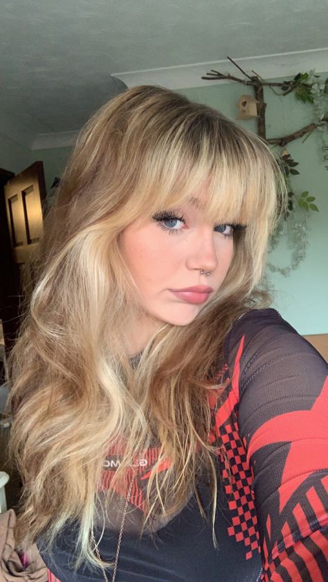 Balayage Hair Blonde With Fringe, Haircut Inspo With Bangs, Blonde Bangs Hairstyle, Fairy Bangs Hair, Semi Bleached Hair, Cute Bang Haircuts, Colored Hair Aesthetic, Haircuts For Puffy Hair, Face Frame Highlights With Bangs