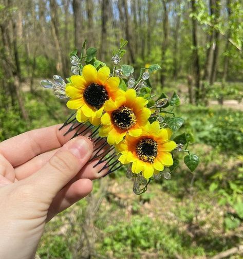 Sunflowers Hair Comb Bridal Hair Piece Wedding Hair Accessories Bridesmaid Gifts Hair Clip for Wedding Sunflower Bridal Headpiece hair vine Hair Accessories Bridesmaid, Hair Piece Wedding Hair, Hair Piece Wedding, Bridal Sunflowers, Hair Comb Bridal, Bridal Hair Piece, Bridesmaid Hair Accessories, Wedding Hair Clips, Sunflower Wedding