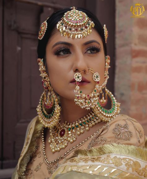 Punjabi Traditional Jewellery® on Instagram: “Coming from the generations, unbound to any trend changes, the timeless beauty of traditional. Punjabi Traditional Jewellery presents…” Punjabi Traditional Jewellery Gold, Punjabi Jewelry Traditional, Punjabi Wedding Jewelry, Punjabi Aesthetic, Punjabi Jewellery, Punjabi Traditional Jewellery, Marriage Jewellery, Indian Accessories, Punjabi Bride