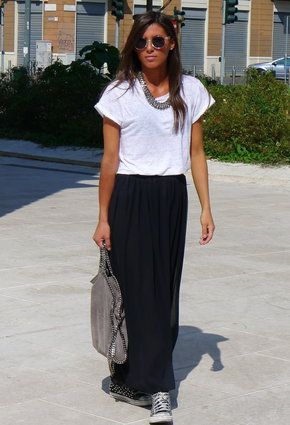 who said maxis are for formal-ish only'?? Casual Black Maxi Skirt Outfit, Long Skirt With Sneakers, Long Black Skirt Outfit, Skirt With Sneakers, Black Skirt Outfit Summer, Black Maxi Skirt Outfit, Skirts With Sneakers, Skirt Outfit Summer, Black Skirt Outfits