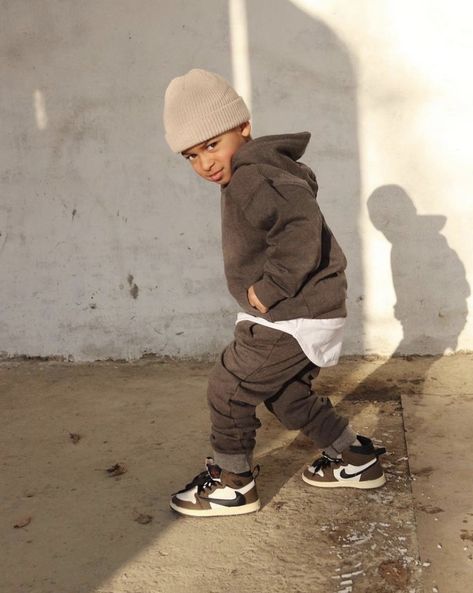 Baby Boy Streetwear, Boys Winter Outfits, Toddler Streetwear, Baby Streetwear, Toddler Boy Fashion Swag, Kids Fashion Boy Swag, Mom And Son Outfits, Stylish Children, Outfits For Kids