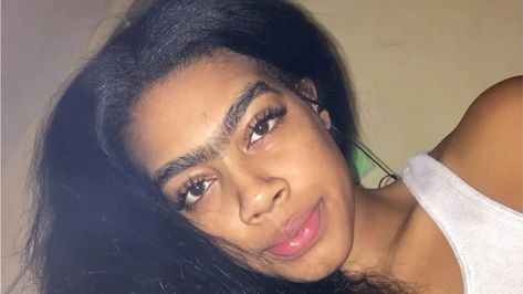 Unibrow Girl, Thick Eyebrows Natural, Messy Eyebrows, Conventionally Attractive, Eyebrow Routine, Eyebrow Extensions, Acnh Villagers, Straight Brows, Full Eyebrows