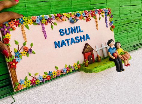 Handmade Name Plates For Home Diy, Clay Name Plates For Home, Ideas With Clay, Paper Wall Art Diy, Plates Design, Painted Mirror Art, Diy First Aid Kit, Handmade Wall Hangings, Name Plates For Home