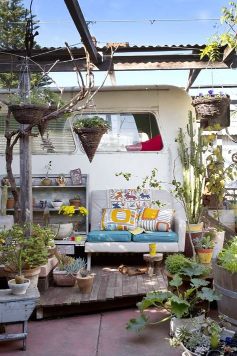 MadameB-exteriorcaravan Caravan Interior, Boho Garden, Boho Interiors, Deco Boheme, Van Ideas, Vintage Trailers, The Design Files, Vintage Camper, Eclectic Home