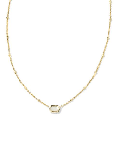 Mini Elisa Gold Satellite Short Pendant Necklace in Ivory Mother-of-Pearl | Kendra Scott Kendra Scott Pearl Necklace, Kendra Scott Necklace White, Necklaces Kendra Scott, Jewelry For Teens, Everyday Necklace Gold, School Wishlist, Winter Wishlist, Kendra Scott Necklace Elisa, Gold Necklace Wedding