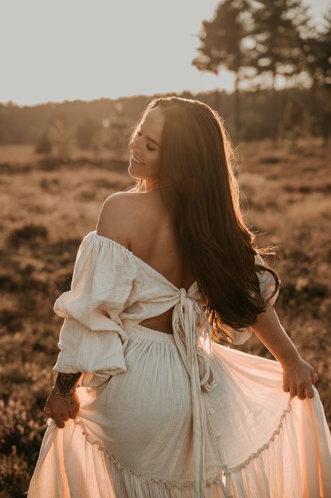 Maternity Two Piece Dress, Boho Desert Photoshoot, Maternity Photo Shoot Field, Maternity Photos Dress, Desert Goddess Photoshoot, Maxi Dress Photoshoot Ideas, Organic Photoshoot, Maternity Photo Shoot Dresses, Flowy Maternity Dress Photo Shoot