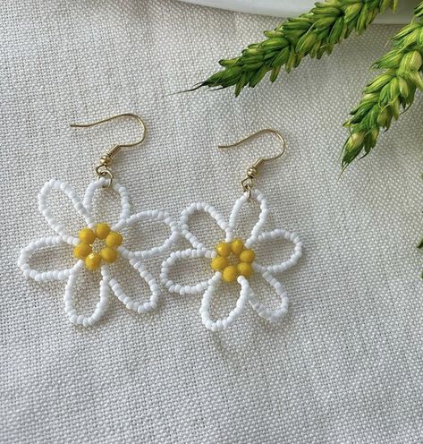 Earring Business, Embroidery Tshirt, Idea Pins, Beaded Earrings, Beading, Embroidery, Bracelet, Beauty, Pins